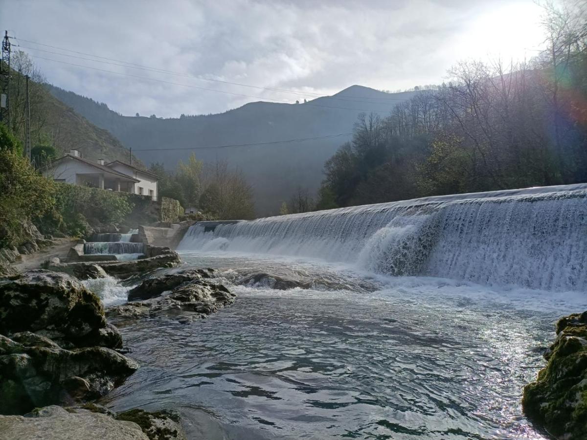 La Salmonera Cangas De Onis Caño المظهر الخارجي الصورة