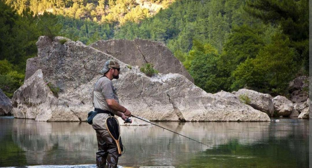 La Salmonera Cangas De Onis Caño المظهر الخارجي الصورة