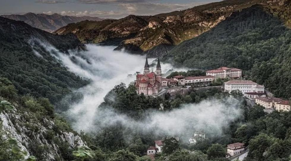 La Salmonera Cangas De Onis Caño المظهر الخارجي الصورة