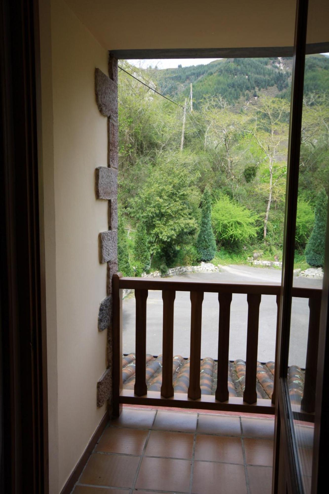 La Salmonera Cangas De Onis Caño المظهر الخارجي الصورة